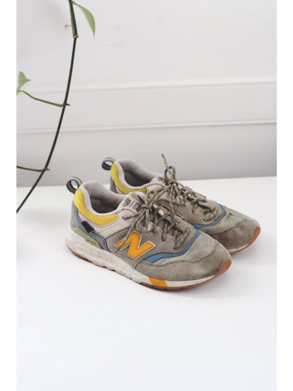 New Balance 997H Mens Sneakers Gray Yellow Blue Mesh Suede Casual Shoes